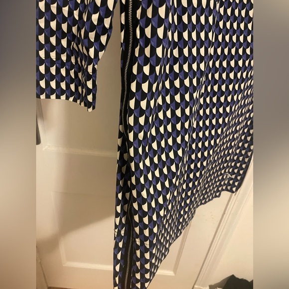 J Crew- Size 6- Jet Set Geo Pattern 3/4 sleeve shift dress. - Picture 5 of 8